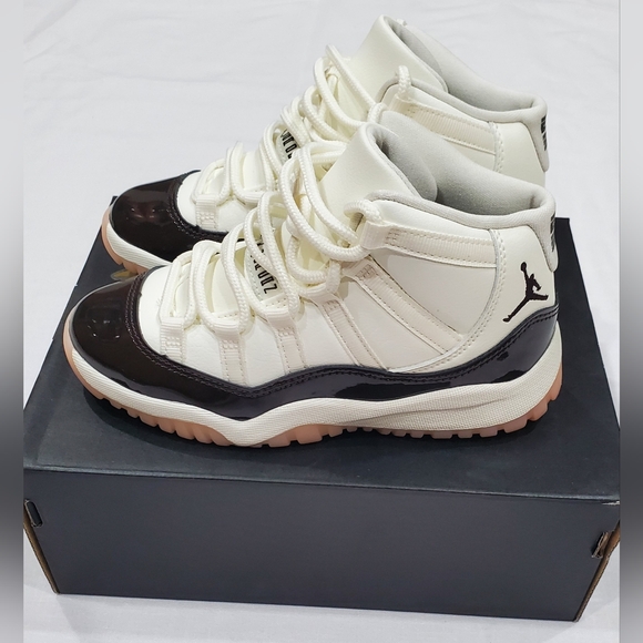 Jordan 11 Retro PS Neopolatin in Sail and Velvet Brown